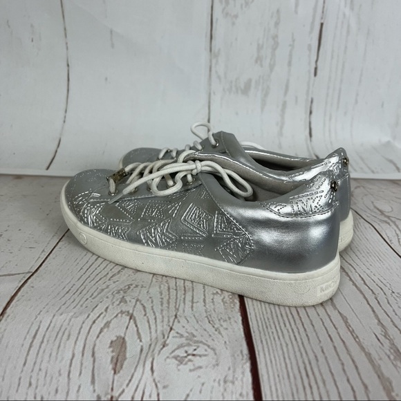 Girls Michael Kors “Genoa” silver sneakers size 4 - Picture 2 of 7